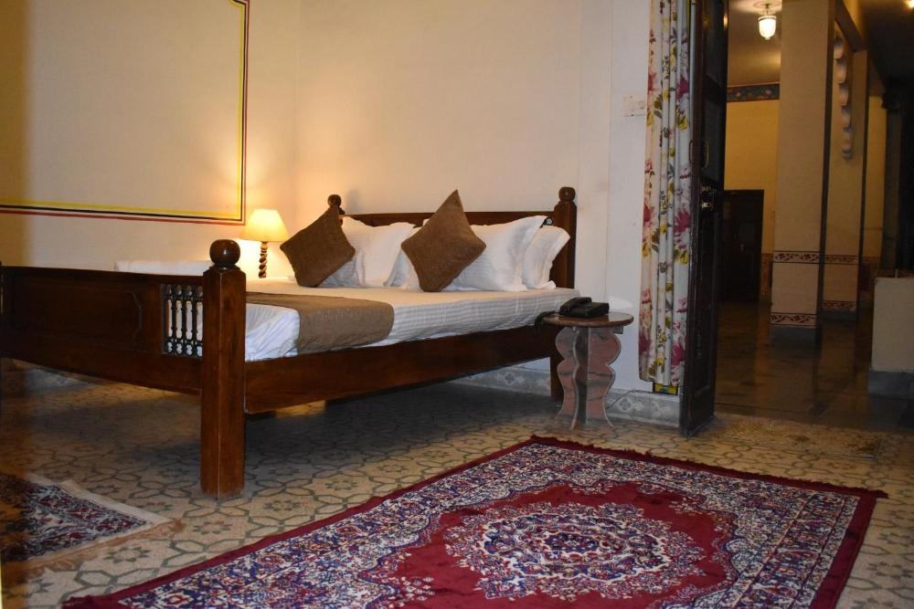 Room image 4