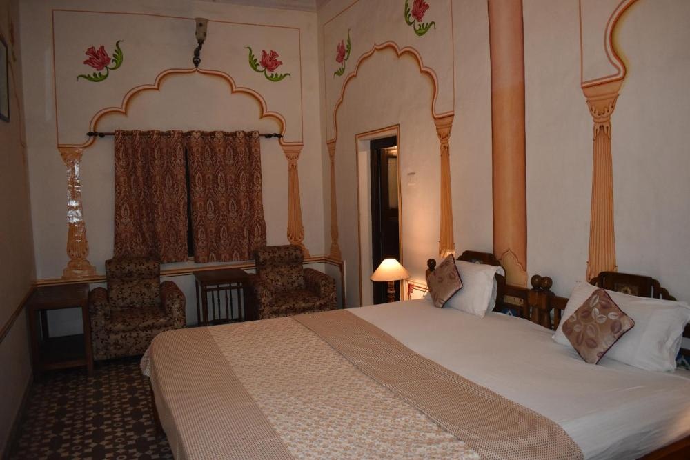Room image 4